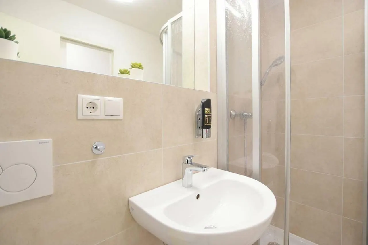 Charmantes Mini-Apartment Mit Guter Anbindung Innsbruck 0*,